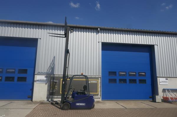 Grote foto vs 21125 elektrische triplex heftruck cesab 4300mm sideshift agrarisch heftrucks