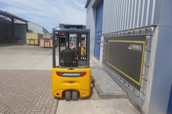 Grote foto vs 21126 elektrische triplex heftruck jungheinrich efg15 sideshift agrarisch heftrucks