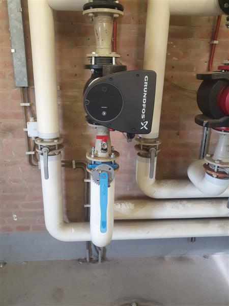 Grote foto grundfos magna pomp doe het zelf en verbouw verwarming radiatoren