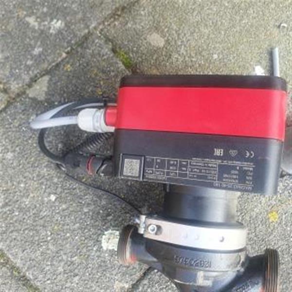 Grote foto grundfos magna pomp doe het zelf en verbouw verwarming radiatoren