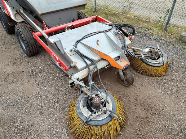 Grote foto ausa bd 202 hl veegmachine 4x4 met dumper agrarisch veegmachines