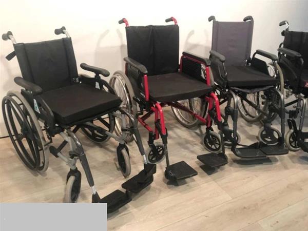 Grote foto lichtgewicht rolstoelen uit voorraad leverbaar diversen verpleegmiddelen en hulpmiddelen