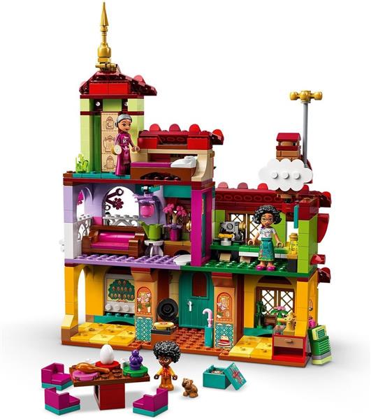 Grote foto lego disney 43202 het huis van de familie madrigal kinderen en baby duplo en lego