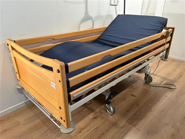 Grote foto schell 12 3 elektrisch hoog laag thuiszorgbed diversen verpleegmiddelen en hulpmiddelen