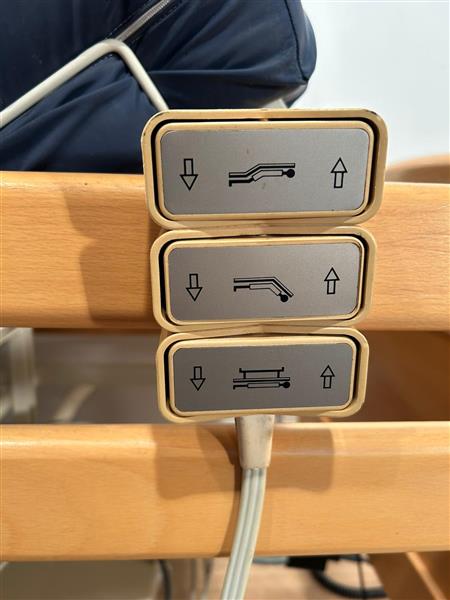 Grote foto schell 12 3 elektrisch hoog laag thuiszorgbed diversen verpleegmiddelen en hulpmiddelen