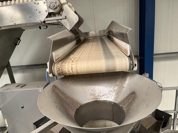 Grote foto hastamat multihead afweegmachine met verticale flowpackmachine en transportbanden agrarisch tuinbouw