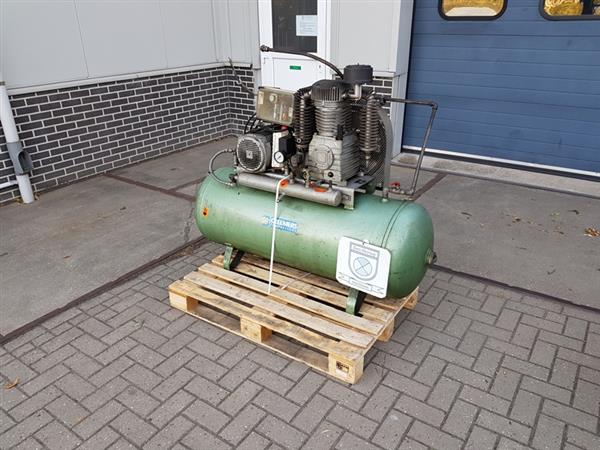 Grote foto gebruikte creemers compressor cst 600 4kw 400v doe het zelf en verbouw compressors