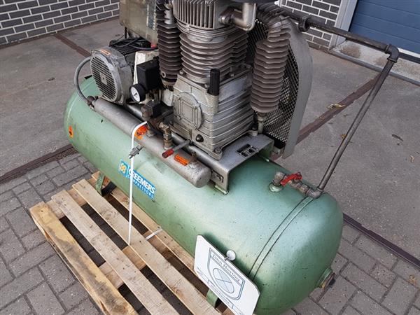 Grote foto gebruikte creemers compressor cst 600 4kw 400v doe het zelf en verbouw compressors