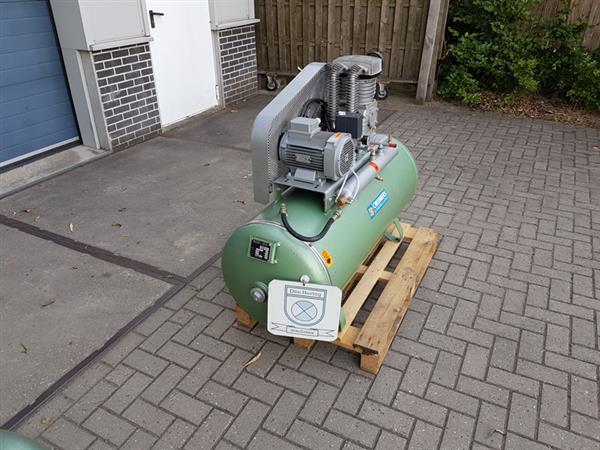 Grote foto creemers compressor 400v tank 250l gebruikt doe het zelf en verbouw gereedschappen en machines