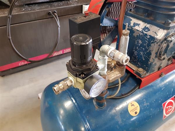 Grote foto compressor 250l tank 400v klein prijsje doe het zelf en verbouw compressors