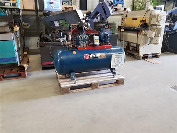 Grote foto compressor 250l tank 400v klein prijsje doe het zelf en verbouw compressors