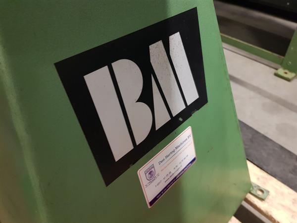 Grote foto bandschuurmachine 150x2000mm voetpedaal geschakeld bandbreedte 150mm doe het zelf en verbouw schuurmachines