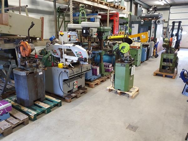 Grote foto bewo cpo 250 lt met koeling 400v cirkelzaag afkortzaag voor metaal doe het zelf en verbouw zaagmachines