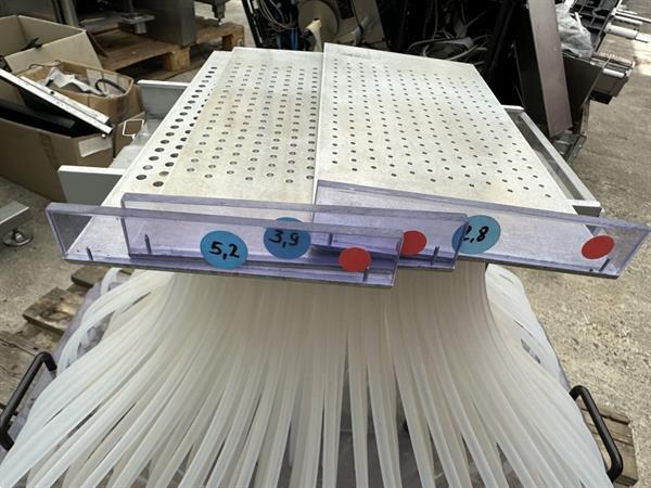 Grote foto lehners handzaaimachine voor trays met 216 cellen agrarisch tuinbouw