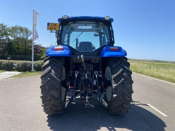 Grote foto new holland t6020 agrarisch tractoren