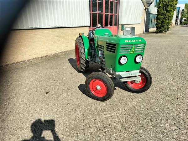 Grote foto deutz smalspoortrekker agrarisch tractoren