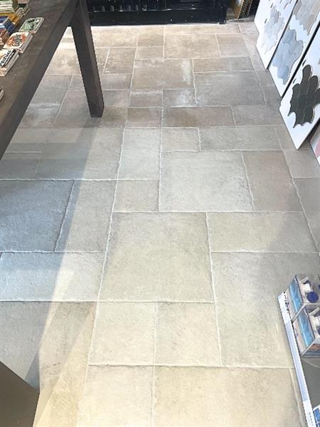 Grote foto kasteelvloer of castle stones kerkplavuizen doe het zelf en verbouw tegels