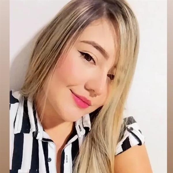 Grote foto liefde op eerste gezicht contacten en berichten vrouw zoekt man