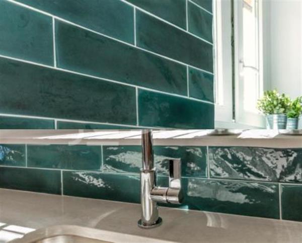 Grote foto handvormtegels groen cifre opal emerald 7 5x30 doe het zelf en verbouw tegels