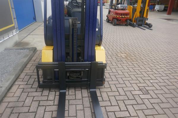 Grote foto vs 21216 lpg gas triplex heftruck komatsu 1800kg sideshift agrarisch heftrucks