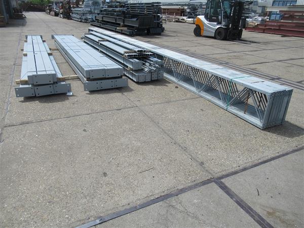 Grote foto gebruikte staalconstructie 12.20 x 50.00 meter zakelijke goederen bedrijfs onroerend goed