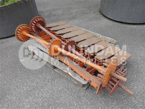 Grote foto nobels 3bc rooimachine met elevator. 180 cm spoorbreedte agrarisch oogstmachines