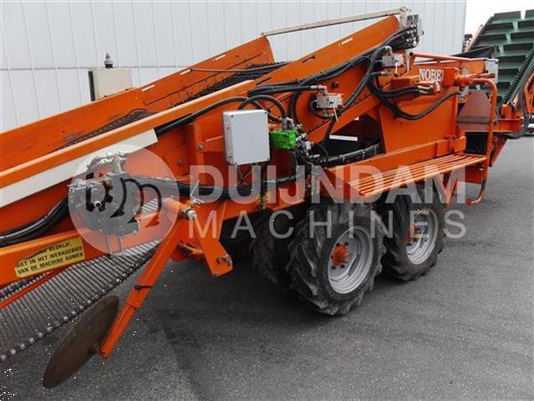 Grote foto nobels 3bc rooimachine met elevator. 180 cm spoorbreedte agrarisch oogstmachines