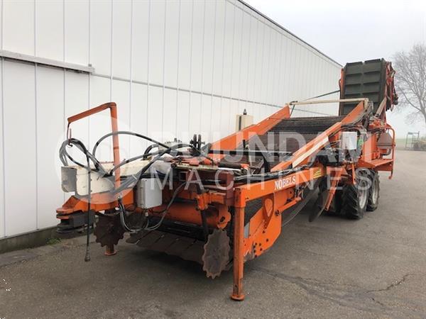 Grote foto nobels 3bc rooimachine met elevator. 180 cm spoorbreedte agrarisch oogstmachines