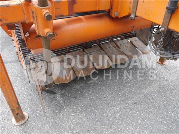 Grote foto nobels 3bc rooimachine met elevator. 180 cm spoorbreedte agrarisch oogstmachines