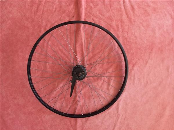 Grote foto zwart 28 inch voorwiel met trommelrem. fietsen en brommers onderdelen