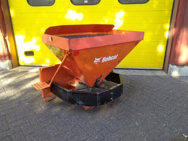 Grote foto bobcat zaagsel strooier split zoutstrooier hydraulisch aangedreven agrarisch tractor toebehoren