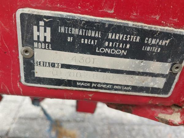 Grote foto international 430t balenpers pakkenpers agrarisch persen