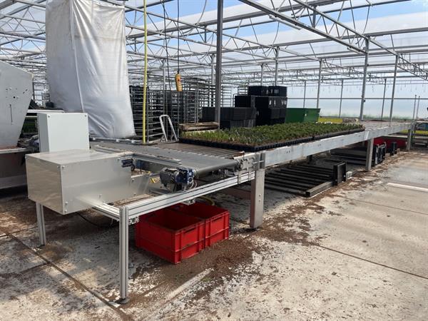 Grote foto bufferband met overduwer voor potplanten en trays agrarisch tuinbouw