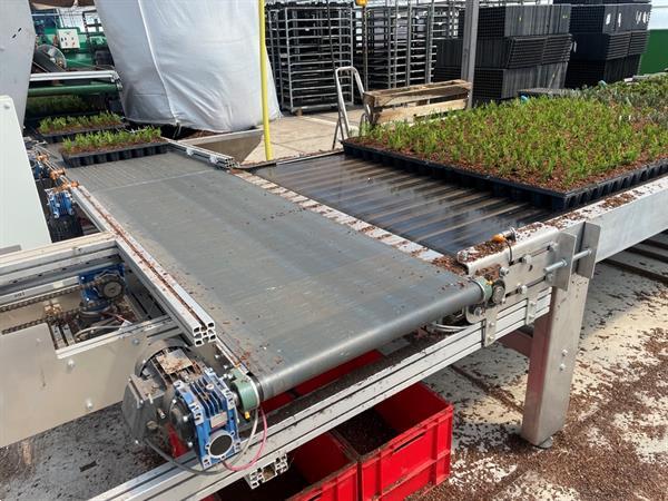 Grote foto bufferband met overduwer voor potplanten en trays agrarisch tuinbouw