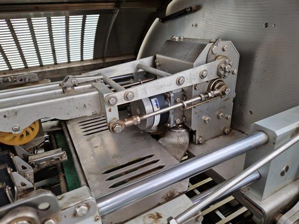 Grote foto fabbri waldyssa automac 75 b rvs stretchfolie verpakkingsmachine agrarisch tuinbouw