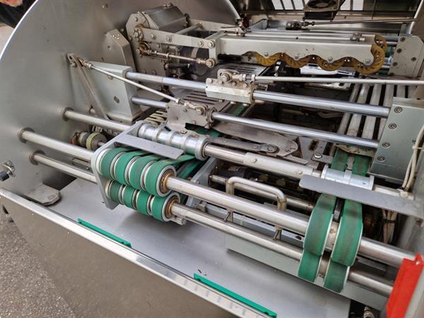 Grote foto fabbri waldyssa automac 75 b rvs stretchfolie verpakkingsmachine agrarisch tuinbouw