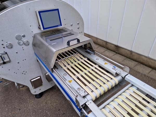 Grote foto fabbri waldyssa automac 75 b rvs stretchfolie verpakkingsmachine agrarisch tuinbouw
