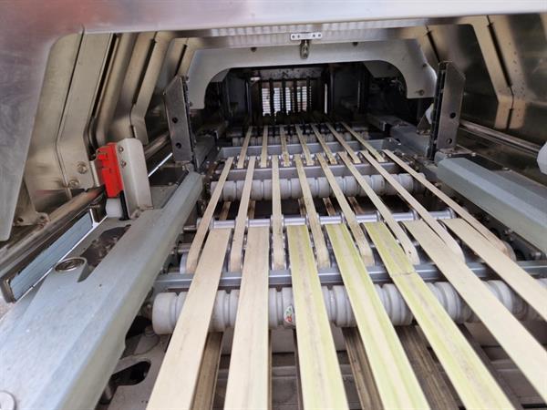 Grote foto fabbri waldyssa automac 75 b rvs stretchfolie verpakkingsmachine agrarisch tuinbouw