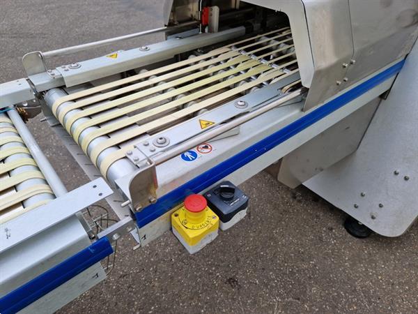 Grote foto fabbri waldyssa automac 75 b rvs stretchfolie verpakkingsmachine agrarisch tuinbouw