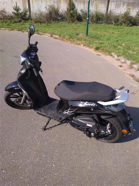 Grote foto btc trevis fietsen en brommers scooters