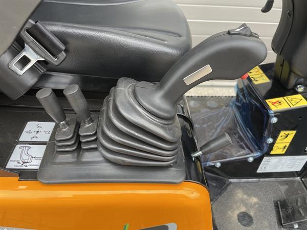 Grote foto giant g1500 minishovel kniklader nieuw 495 lease agrarisch shovels