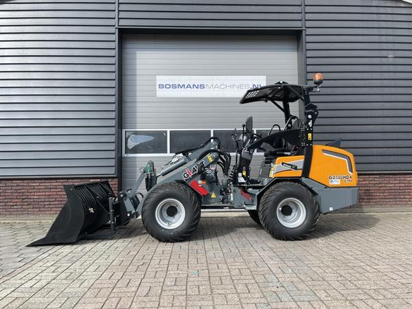 Grote foto giant g2700 x tra hd minishovel bj 2022 10 uur agrarisch shovels