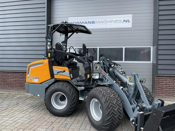 Grote foto giant g2700 x tra hd minishovel bj 2022 10 uur agrarisch shovels