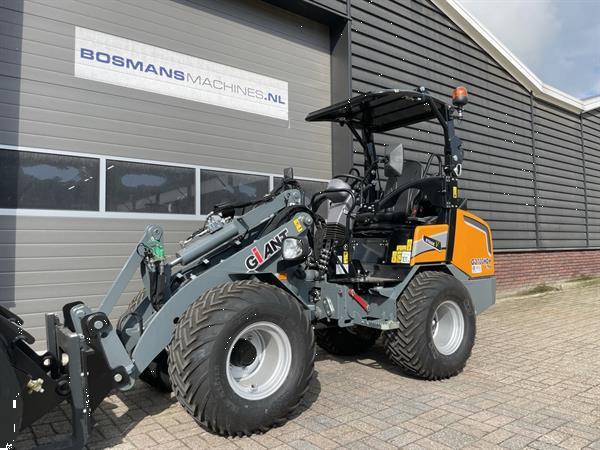 Grote foto giant g2700 x tra hd minishovel bj 2022 10 uur agrarisch shovels