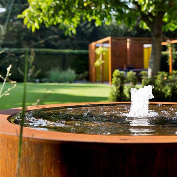 Grote foto cortenstaal watertafel rond adezz cbr5 met 1 fontein en ledverlichting 120x40 cm. tuin en terras overige tuin en terras