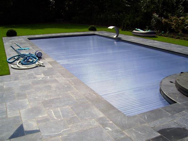 Grote foto zwembadranden natuursteen hardsteen basalt graniet tuin en terras zwembaden toebehoren