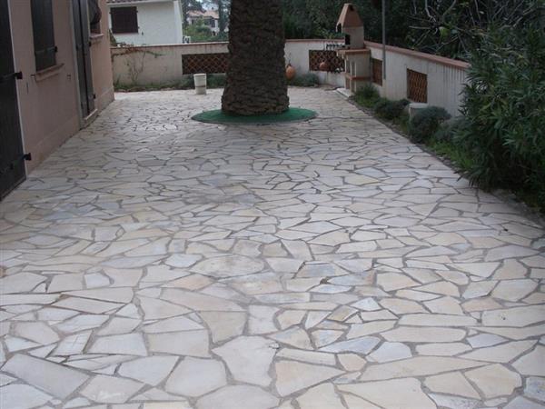 Grote foto natuurlijke uitstraling terras flagstones solnhofer tuin en terras tegels en terrasdelen