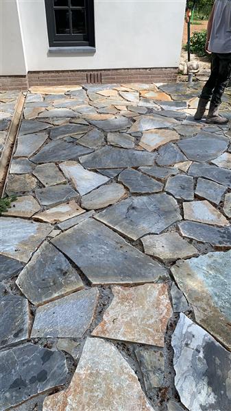 Grote foto topkwaliteit flagstones kavala blue kwartsiet tuin en terras tegels en terrasdelen