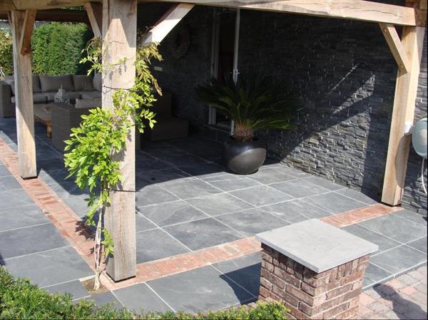 Grote foto mustang leisteen black slate 60x60 cm terrastegels tuin en terras tegels en terrasdelen