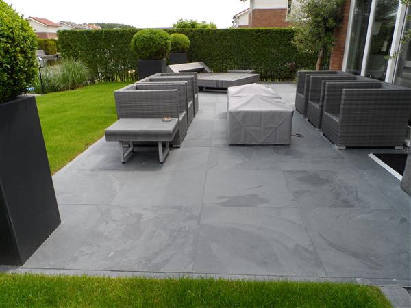 Grote foto mustang leisteen black slate 60x60 cm terrastegels tuin en terras tegels en terrasdelen